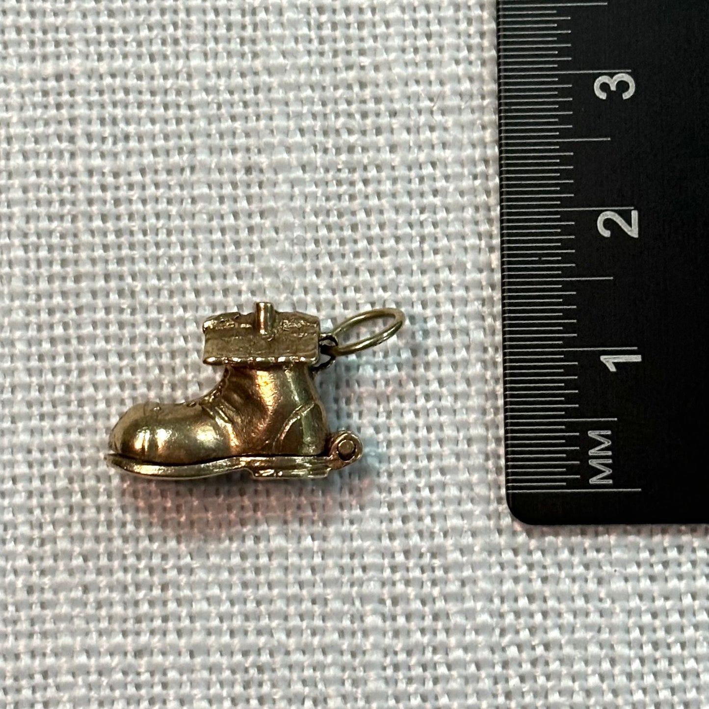 Family in Old Boot Gold Charm