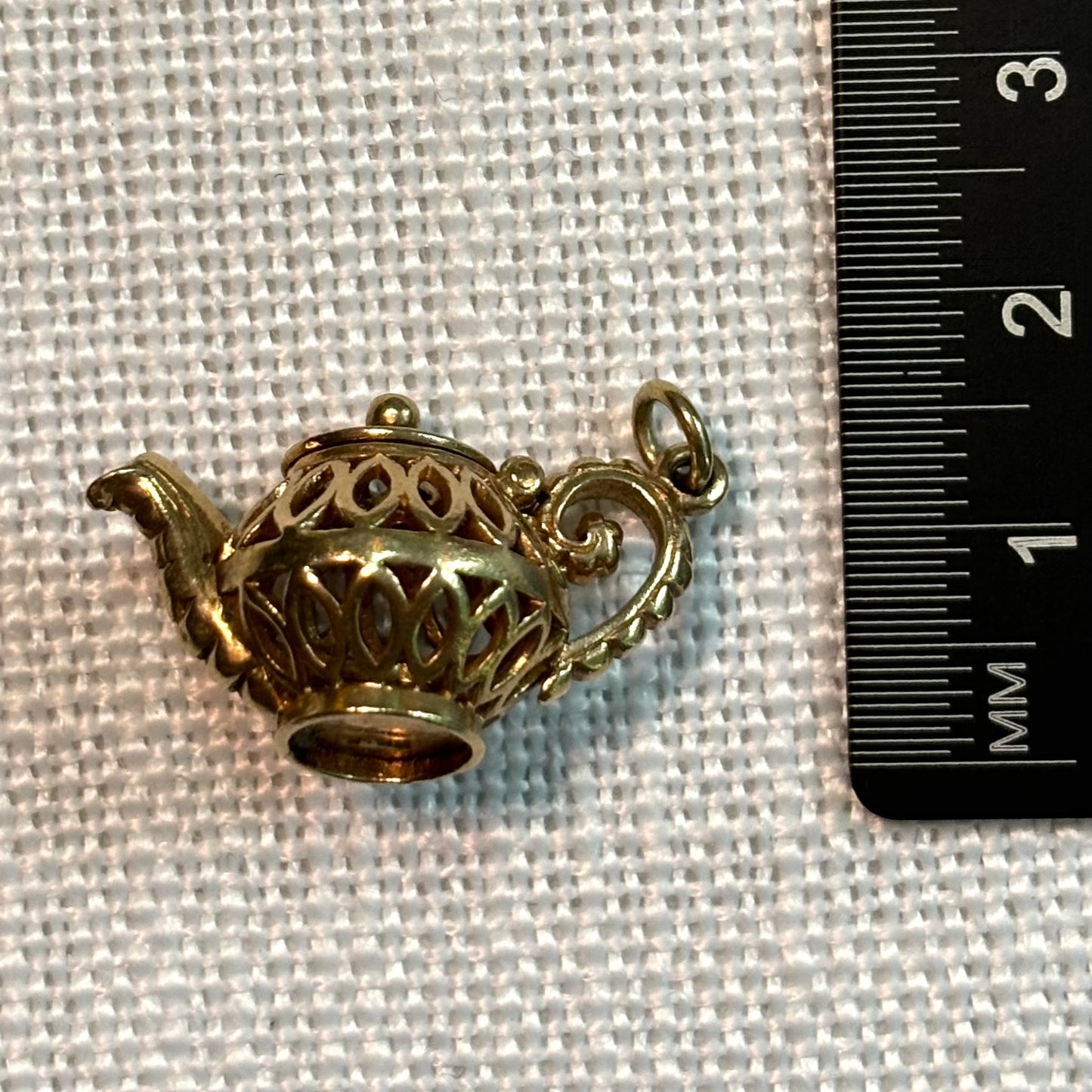 Decorative Kettle Gold Charm