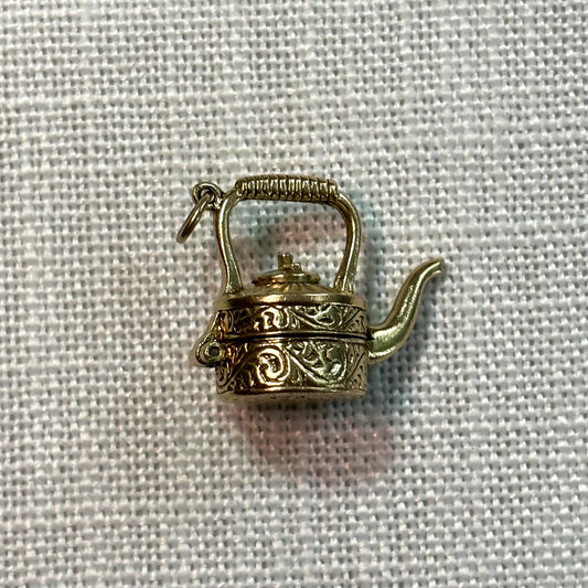 Ornate Kettle Gold Charm