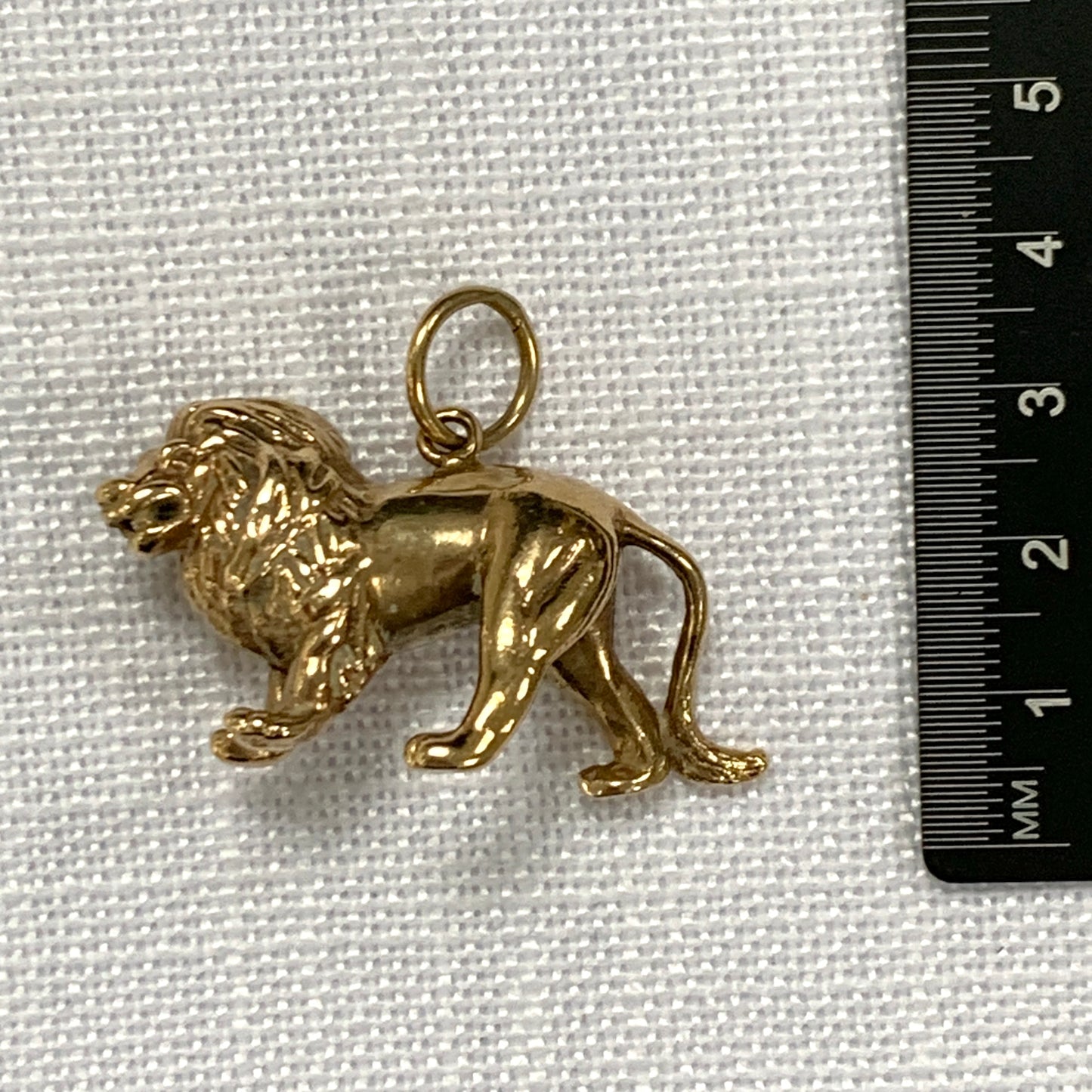 British Lion Solid Heavy Gold Pendant