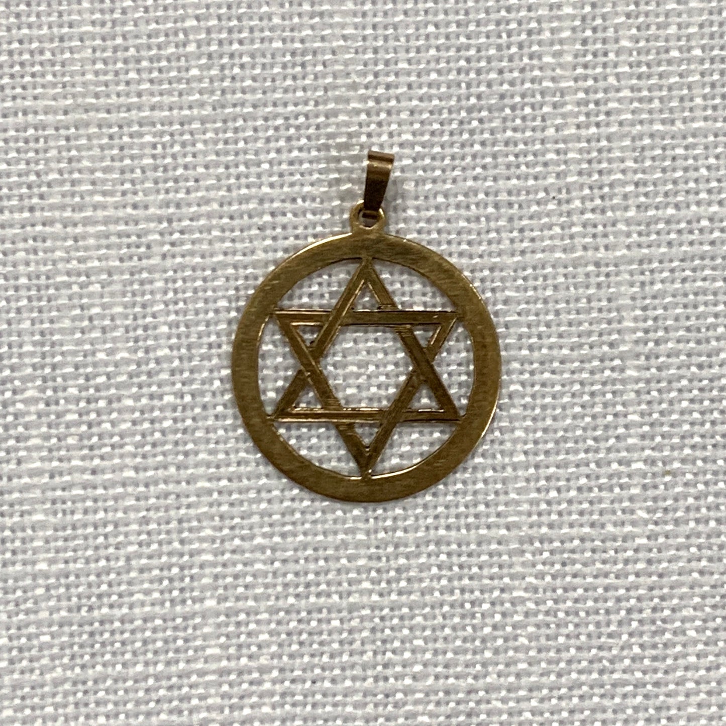 Jewish Star Of David in Circle Gold Pendant