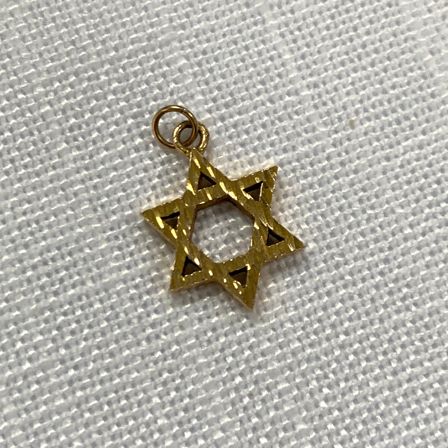 Jewish Star of David Gold Pendant Textured