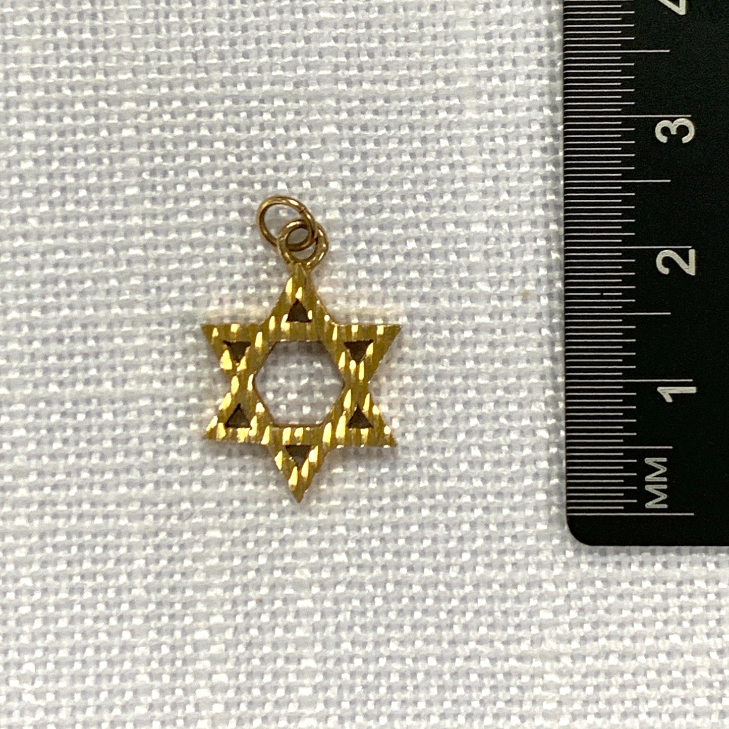 Jewish Star of David Gold Pendant Textured