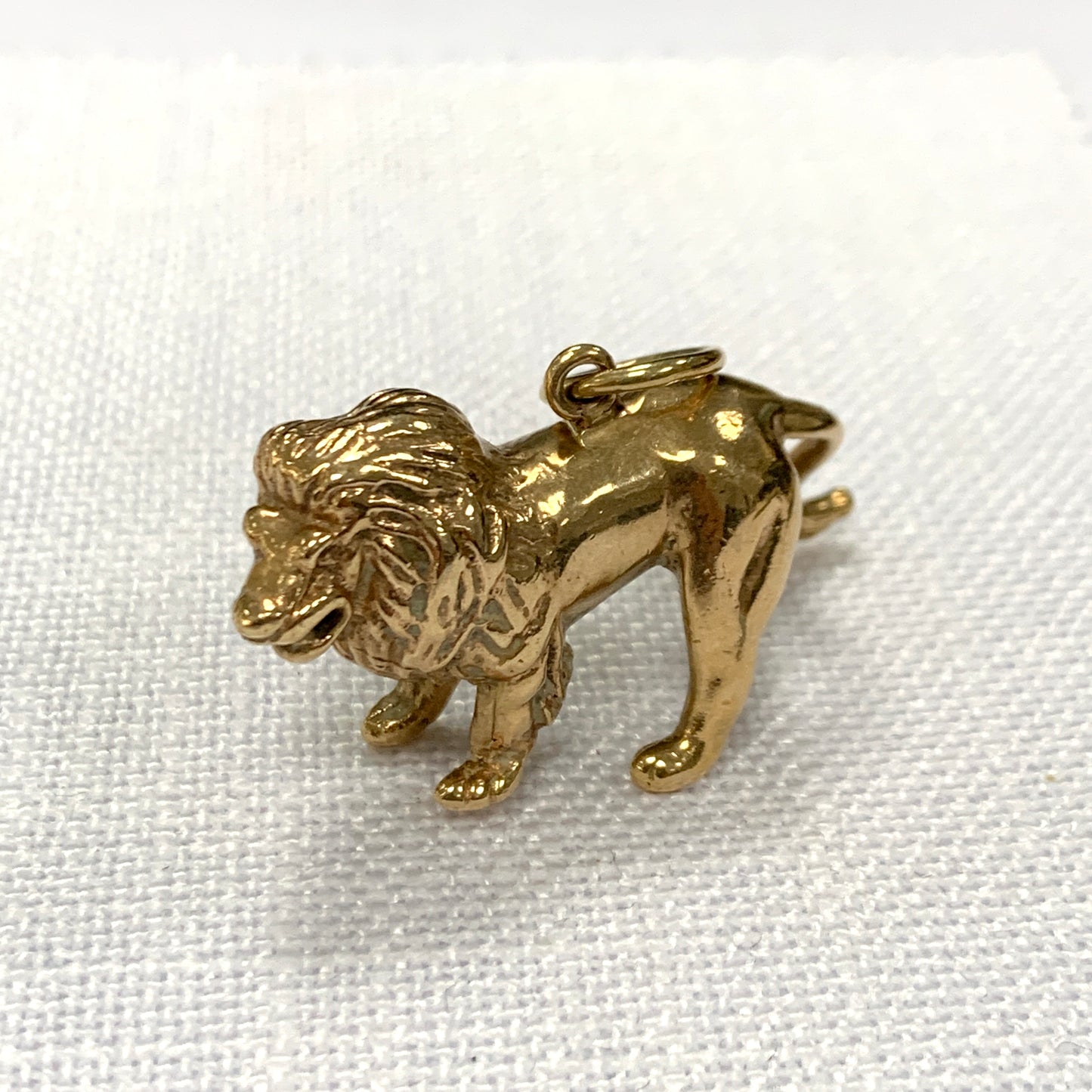 British Lion Solid Heavy Gold Pendant