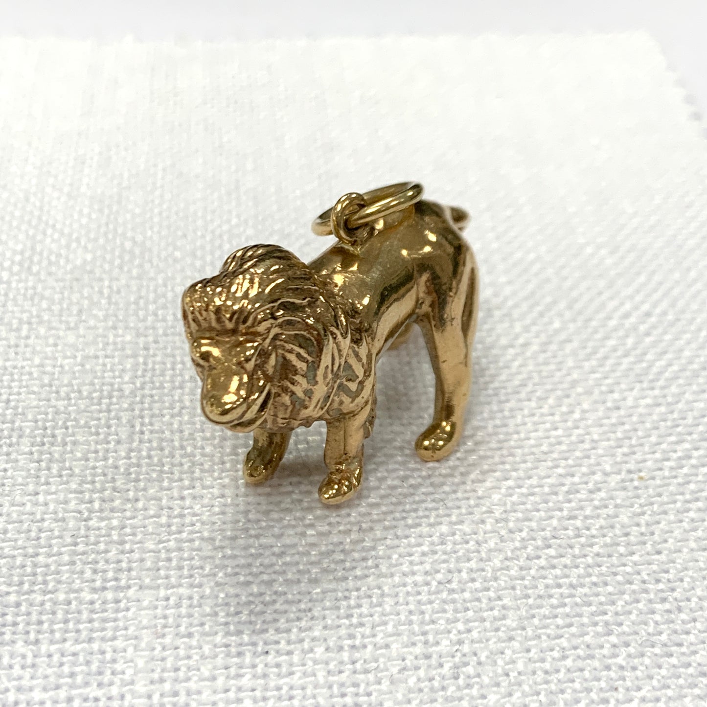 British Lion Solid Heavy Gold Pendant