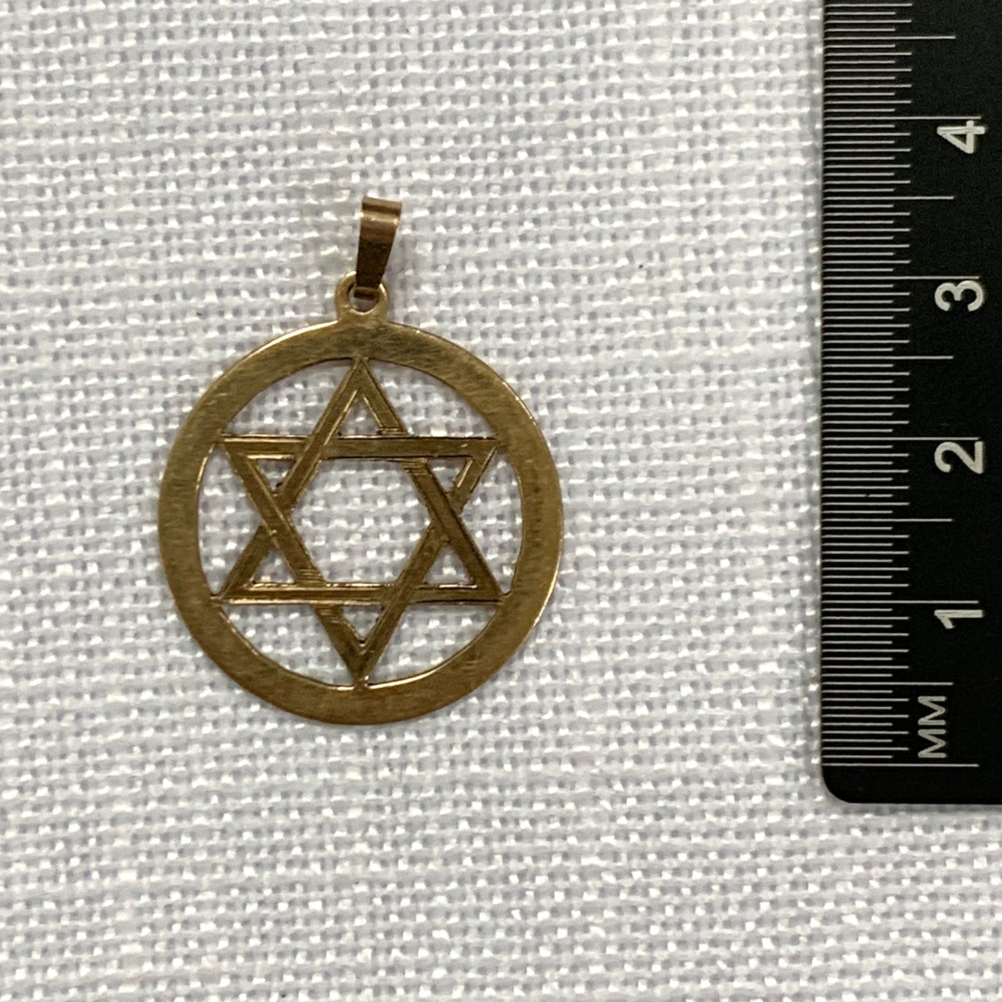 Jewish Star Of David in Circle Gold Pendant