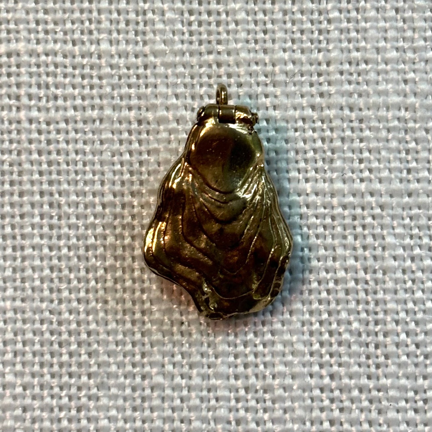 Clam with Pearl Inside Gold Charm