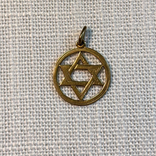 Star of David Jewish Gold Pendant (decorative border)