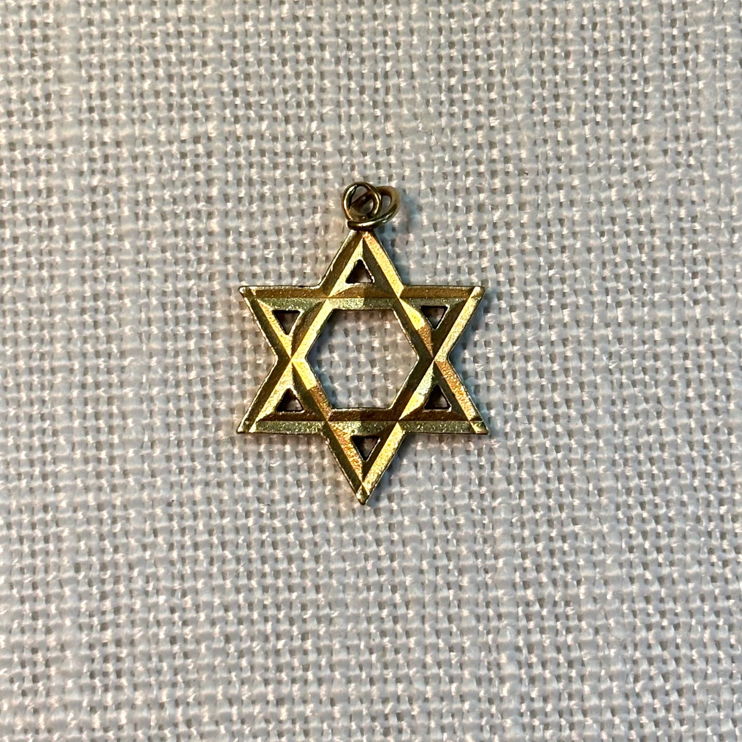 Medium Jewish Star of David Gold Pendant (bevelled)