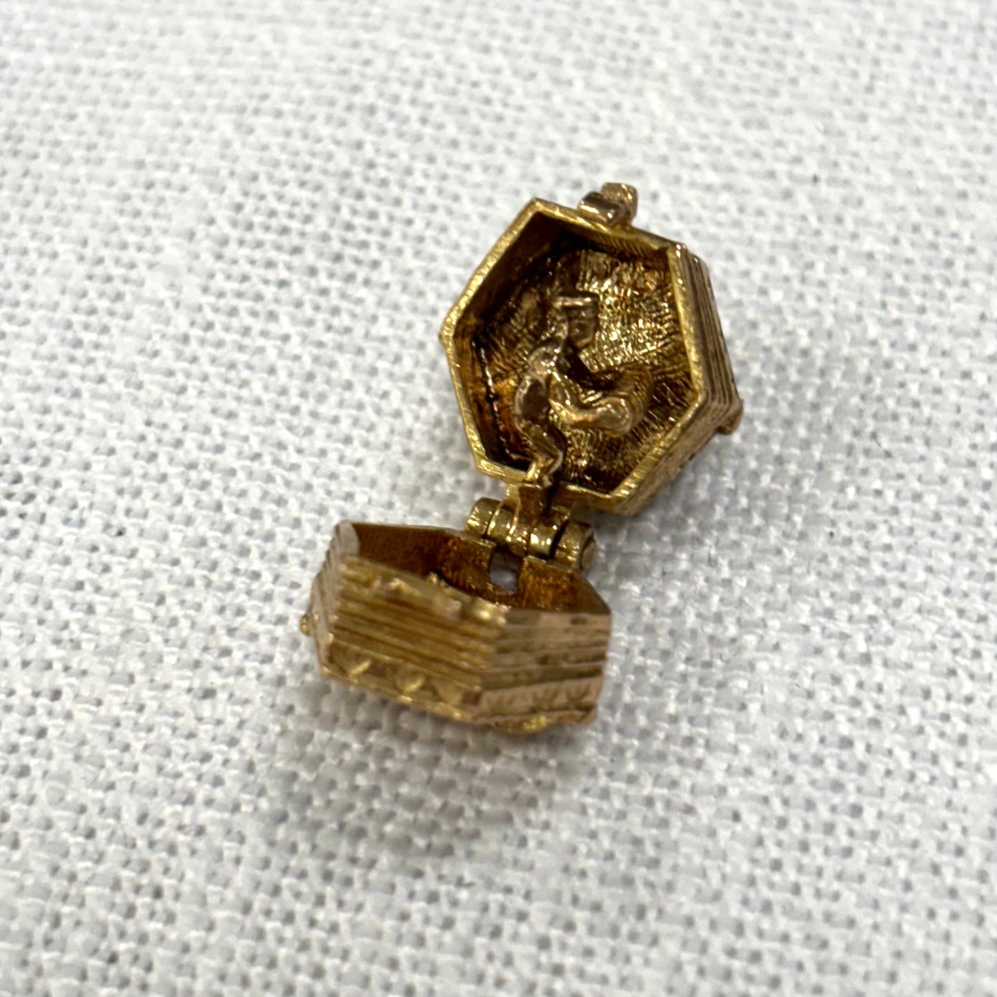 Accordion Gold Articulated Charm