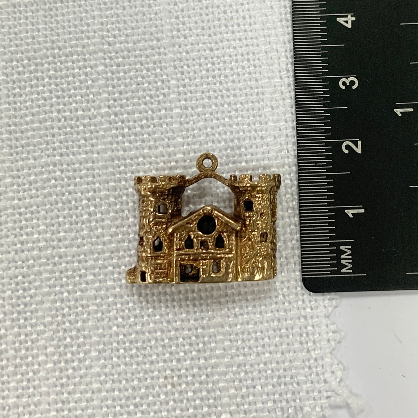 Windsor Castle (perhaps) Gold Charm Pendant