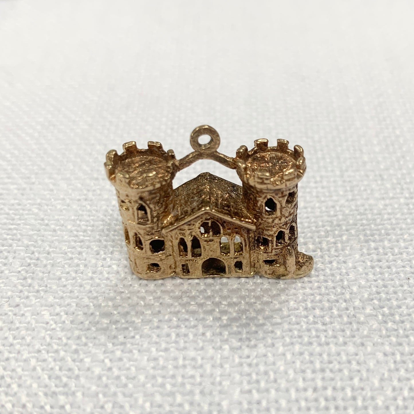 Windsor Castle (perhaps) Gold Charm Pendant