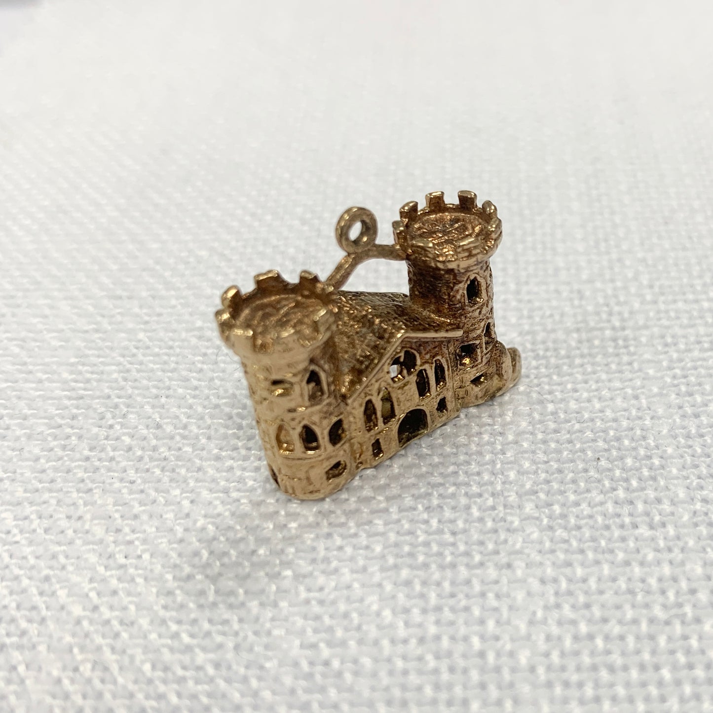 Windsor Castle (perhaps) Gold Charm Pendant