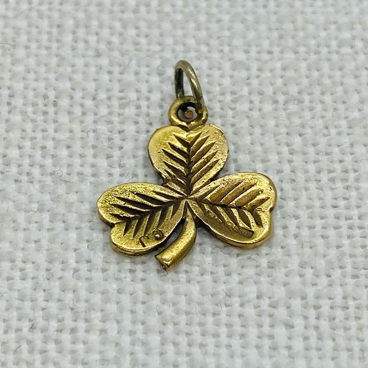 Three Leaf Clover Vintage Gold Charm Pendant (small)