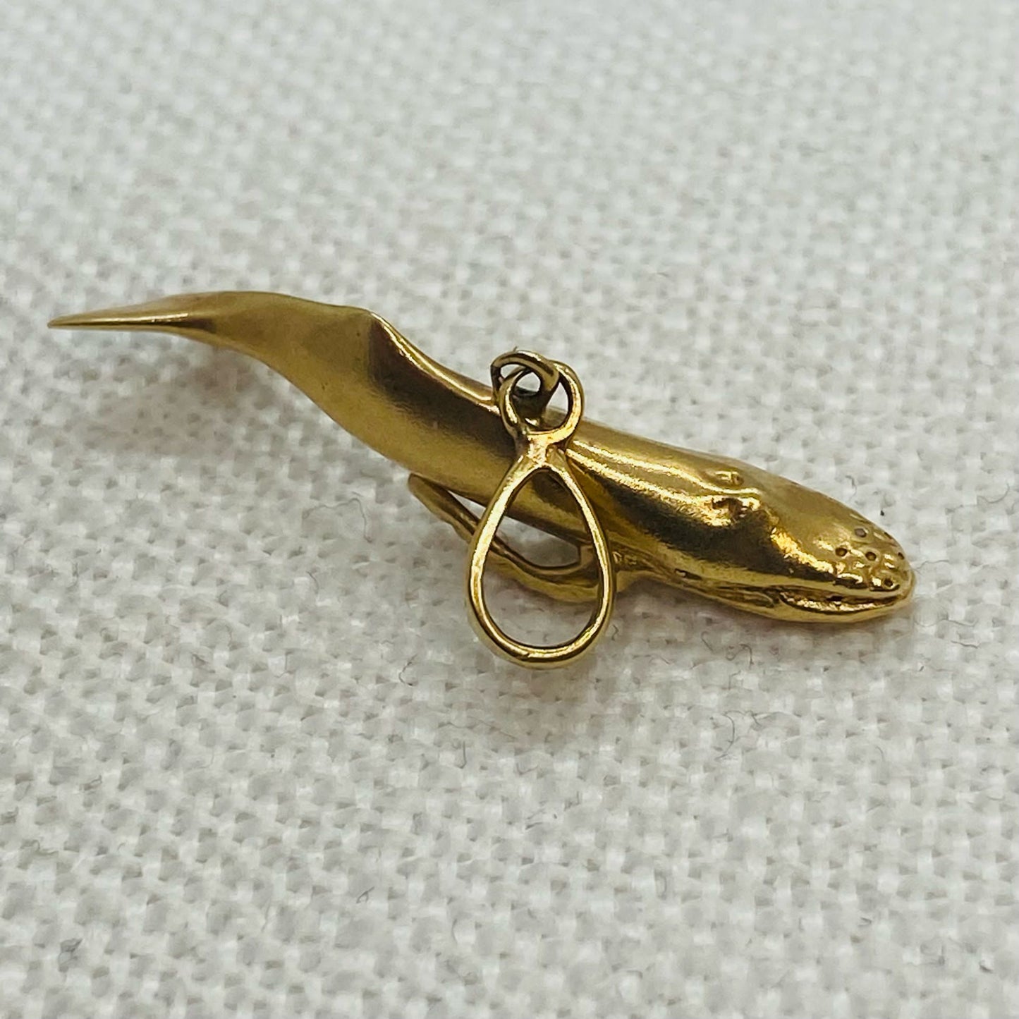 Beached Whale Detailed Vintage Gold Pendant