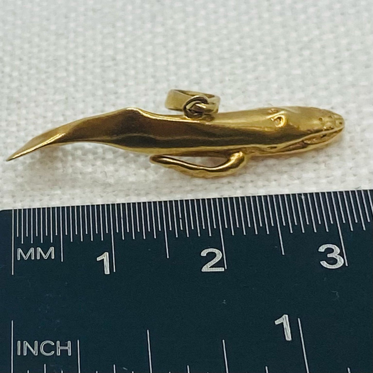 Beached Whale Detailed Vintage Gold Pendant