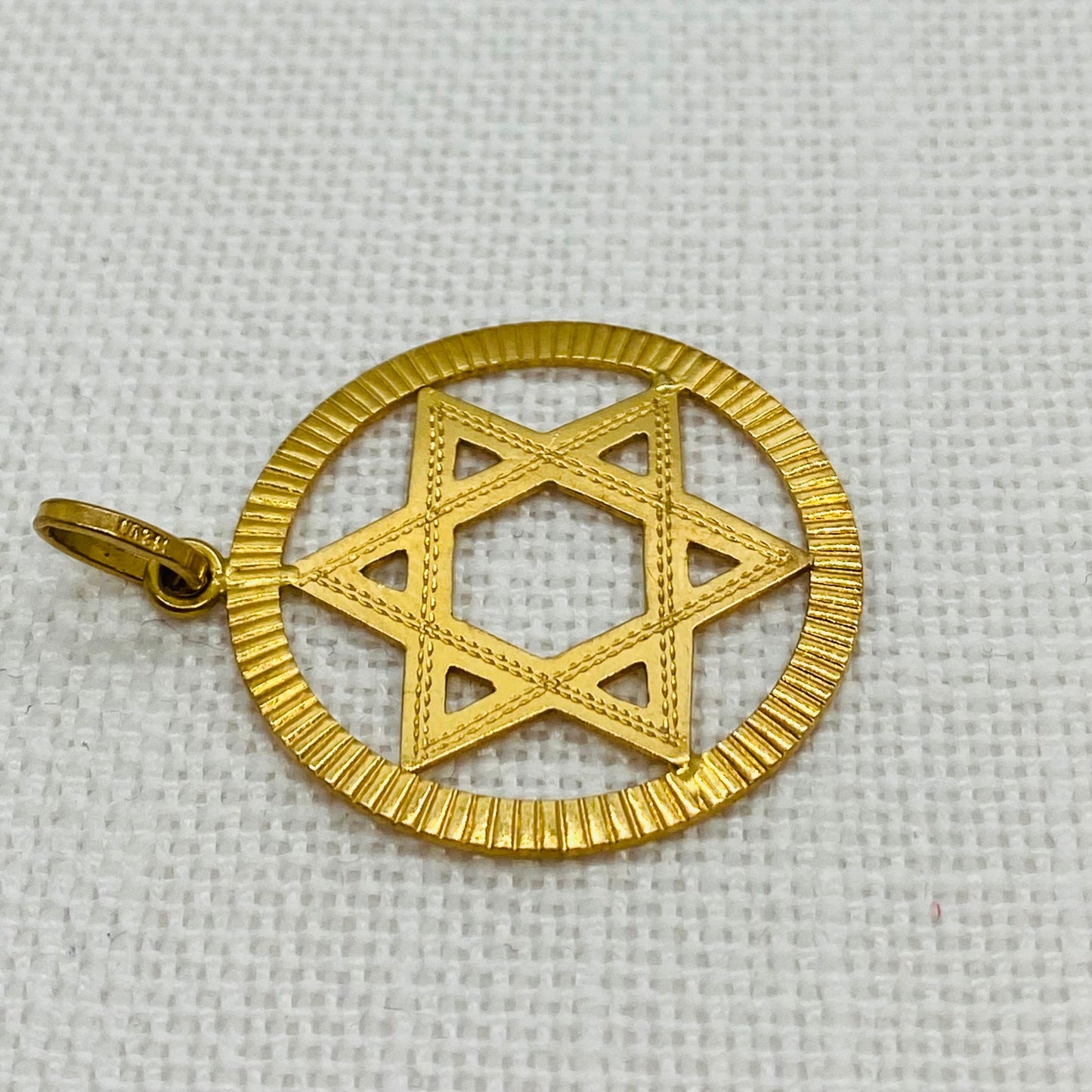 Star of David Gold Pendant Fluted