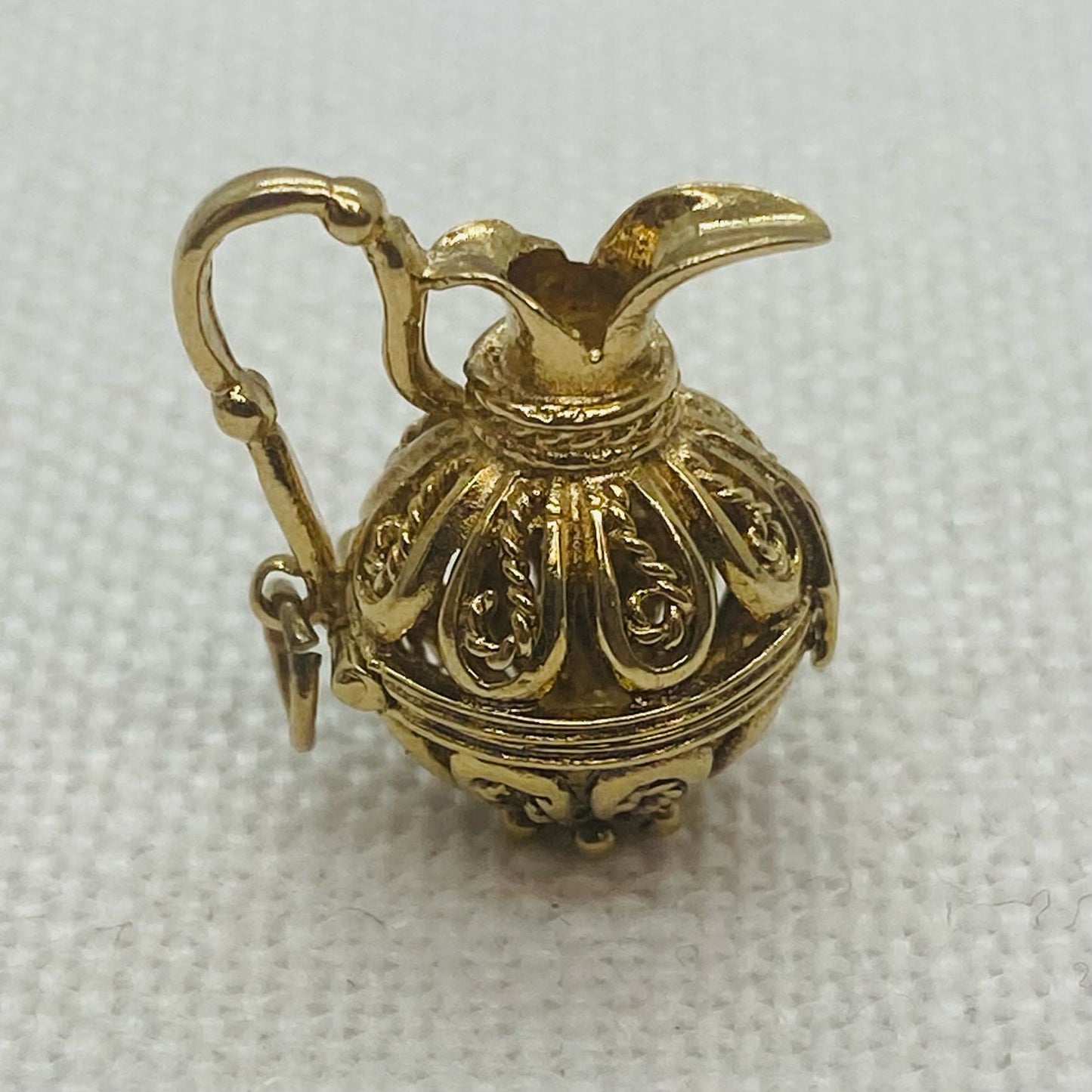 Pretty Ornate Water Jug Vintage Gold Charm Pendant