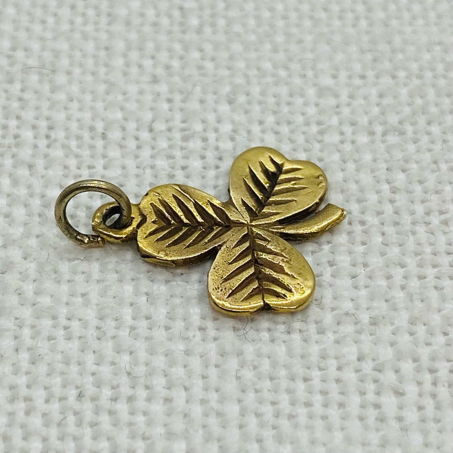 Three Leaf Clover Vintage Gold Charm Pendant (small)