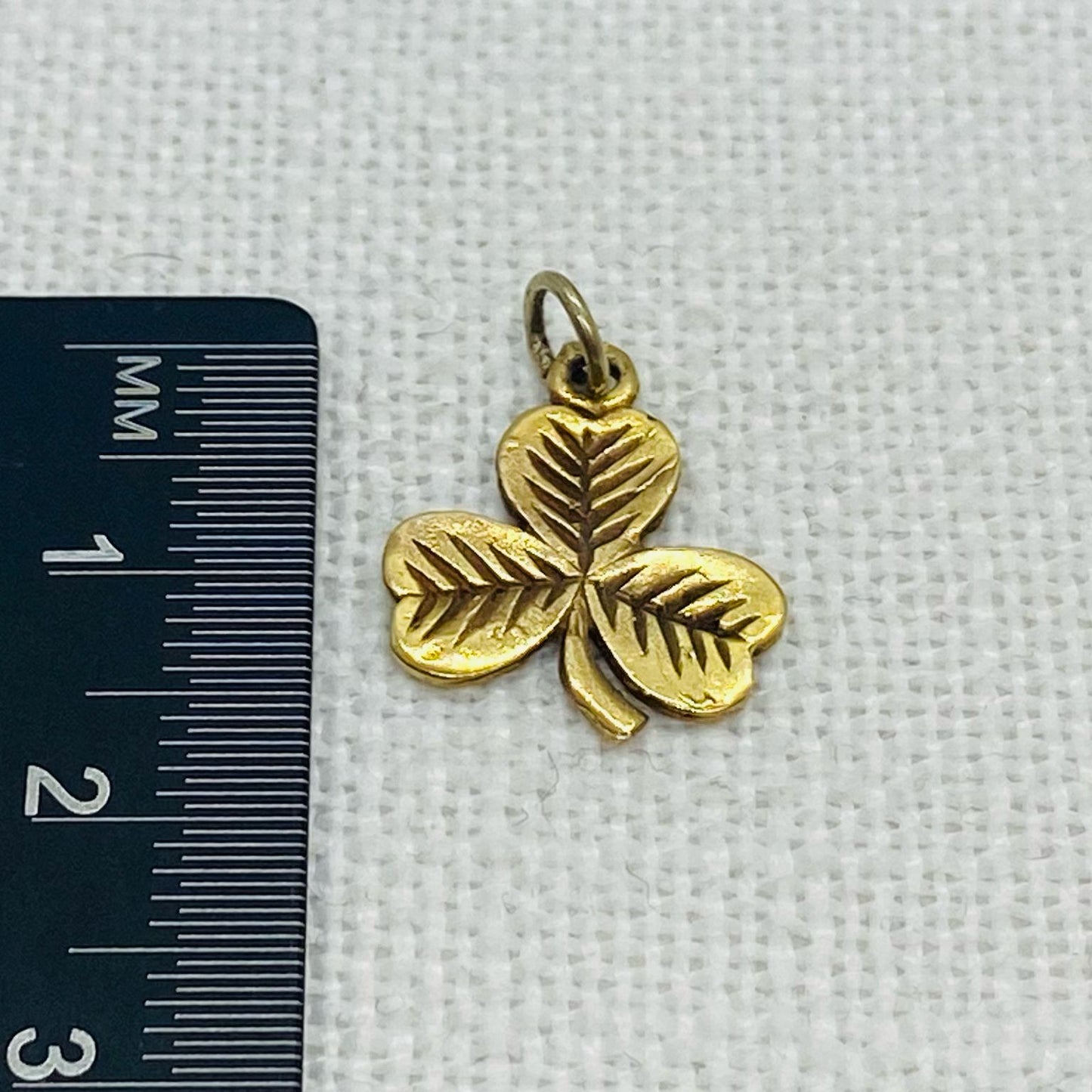 Three Leaf Clover Vintage Gold Charm Pendant (small)