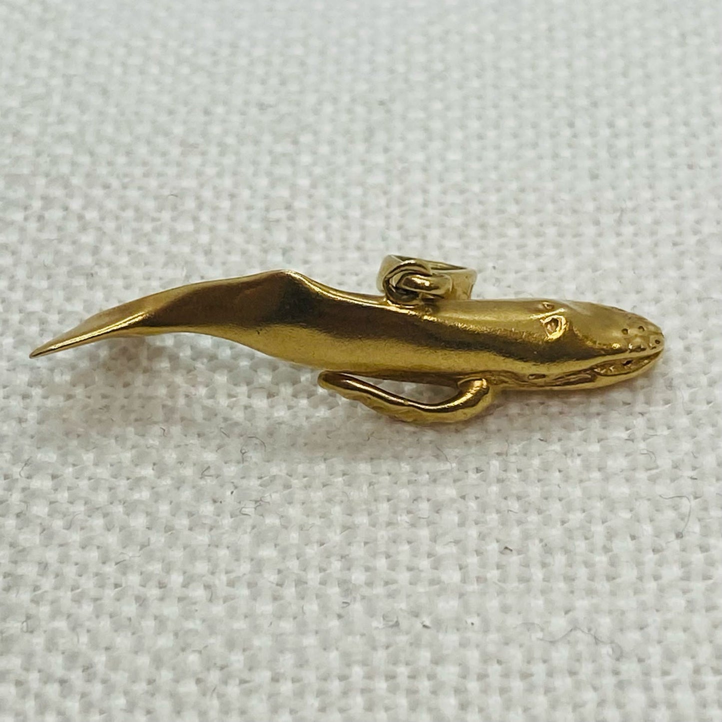 Beached Whale Detailed Vintage Gold Pendant