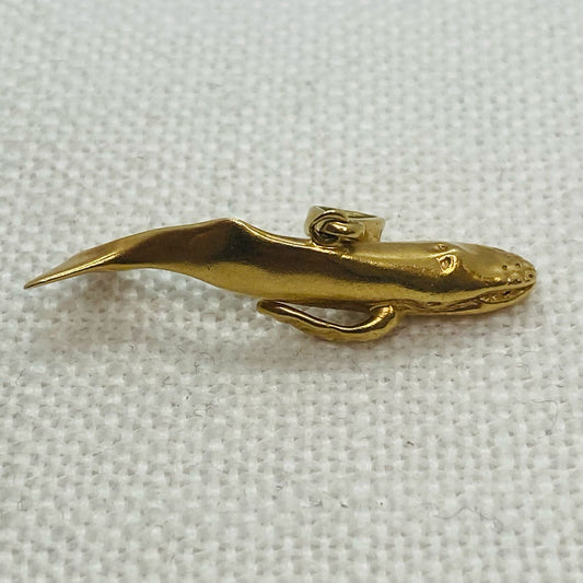 Beached Whale Detailed Vintage Gold Pendant